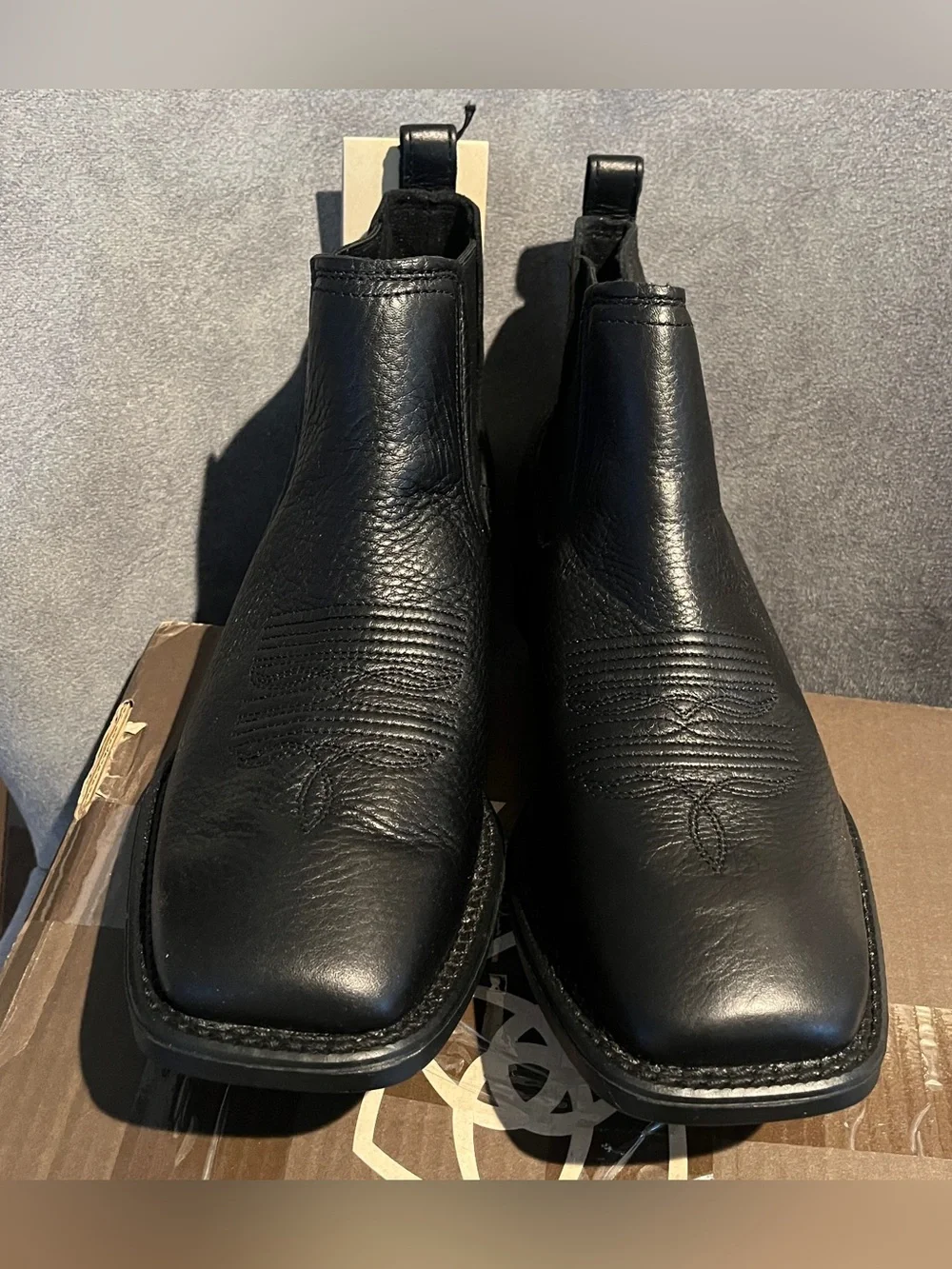 Ariat Men’s Boots Booker Chelsea Wide Square Toe Western Boot Size 10.5 EE Wide